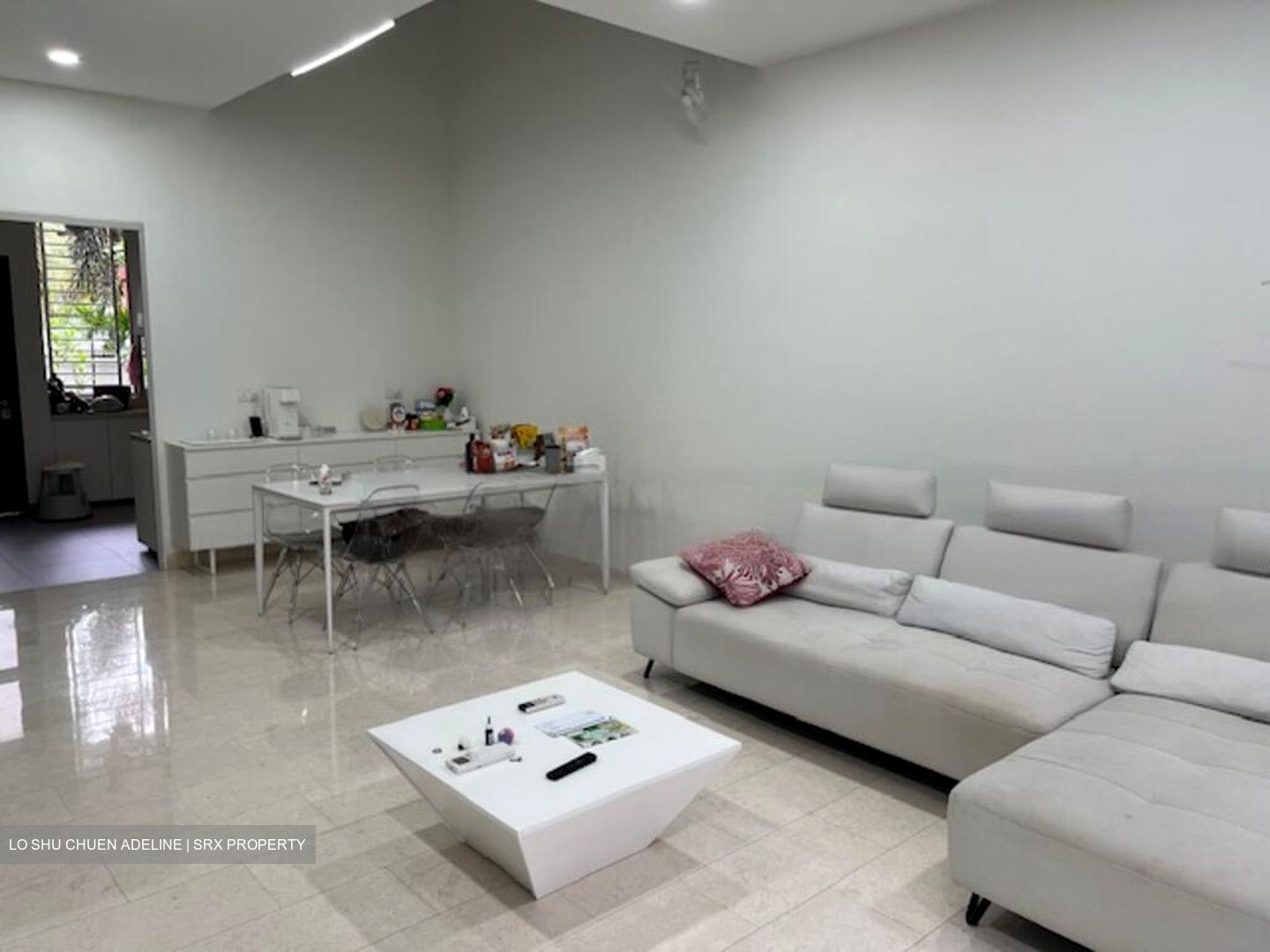 Delias (D18), Terrace #473422191